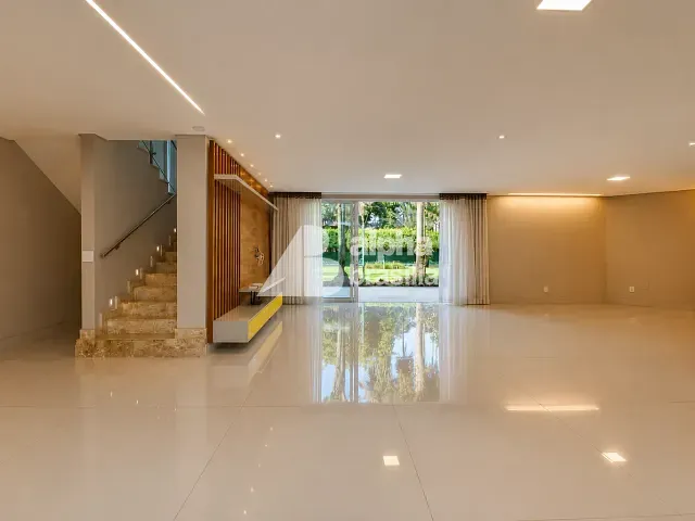 Casa com 2500m² 5 quartos e 8 banheiros, à venda, no bairro Park Way em Brasília
