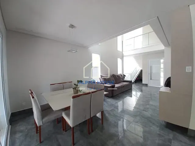 Casa com 459m² 3 quartos e 5 banheiros, à venda, no bairro Loteamento Residencial Reserva dos Lagos em Pindamonhangaba