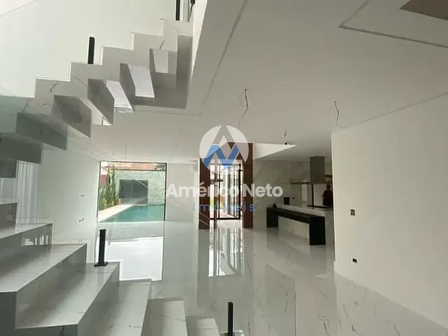 Casa com 600m² 4 quartos e 4 banheiros, à venda, no bairro Tanque em Atibaia