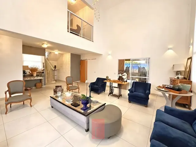 Casa com 507m² 3 quartos e 5 banheiros, à venda, no bairro Pitas em Cotia