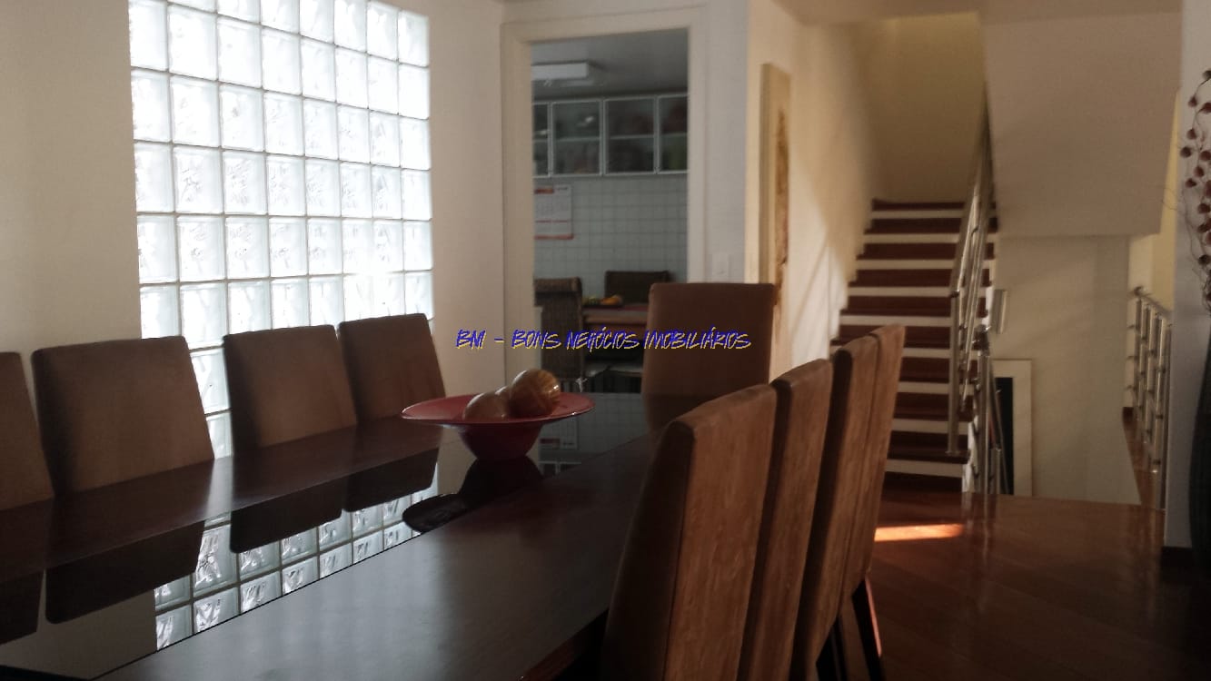 Casa para alugar com 4 quartos, 451m² - Foto 4