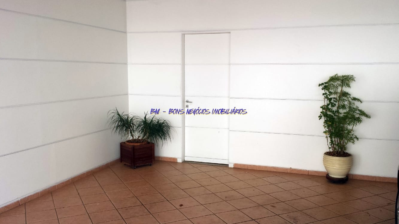 Casa para alugar com 4 quartos, 451m² - Foto 1