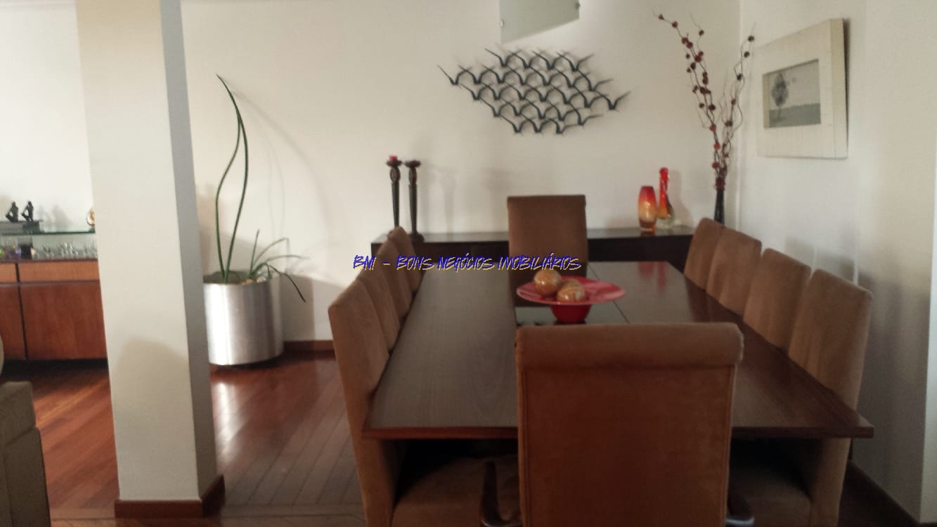 Casa para alugar com 4 quartos, 451m² - Foto 2