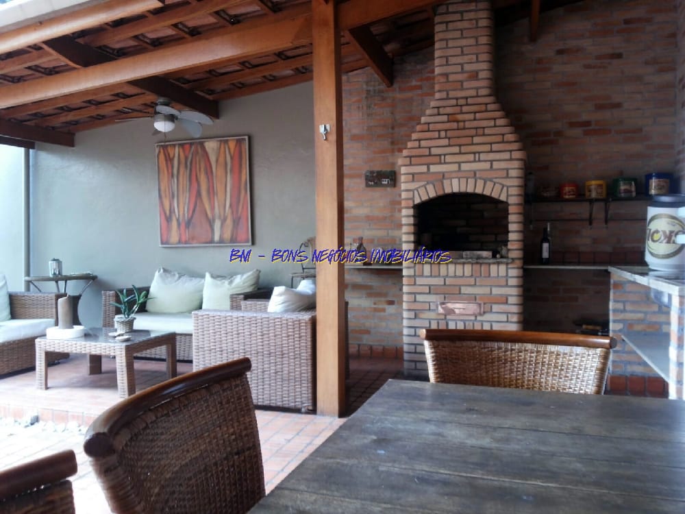 Casa para alugar com 4 quartos, 451m² - Foto 25