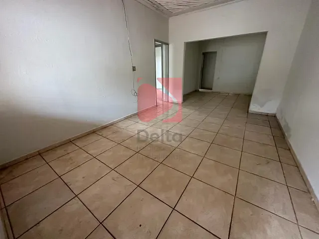 Casa 2 quartos e 1 banheiro, à venda, no bairro Vila Pinheiro em Pirassununga