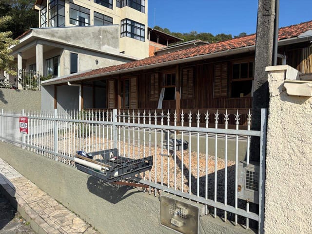 Casa 3 quartos e 1 banheiro, à venda, no bairro Praia Alegre em Penha