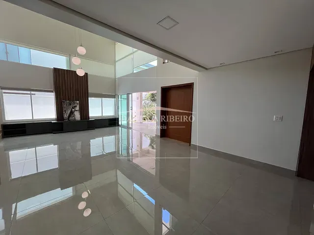 Casa com 502m² 4 quartos e 4 banheiros, à venda, no bairro Esperança em Londrina