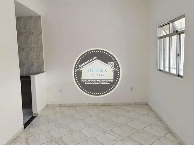 Casa 2 quartos e 2 banheiros, para alugar, no bairro Bandeirantes em Juiz de Fora
