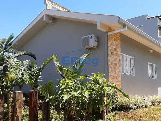 Casa com 2500m² 4 quartos e 3 banheiros, à venda, no bairro Recanto Santa Andréa em Cambé