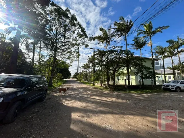 Casa 2 quartos e 1 banheiro, à venda, no bairro Centro em Itapoá
