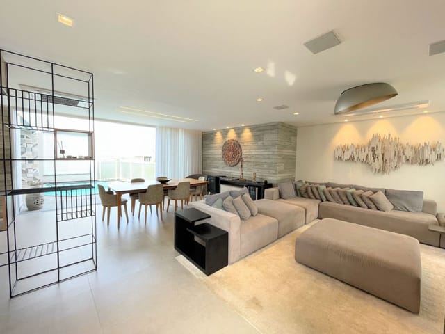 Casa com 511m² 4 quartos e 4 banheiros, à venda, no bairro Condomínio Residencial Alphaville em São José dos Campos