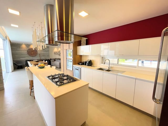 Casa com 511m² 4 quartos e 4 banheiros, à venda, no bairro Condomínio Residencial Alphaville em São José dos Campos