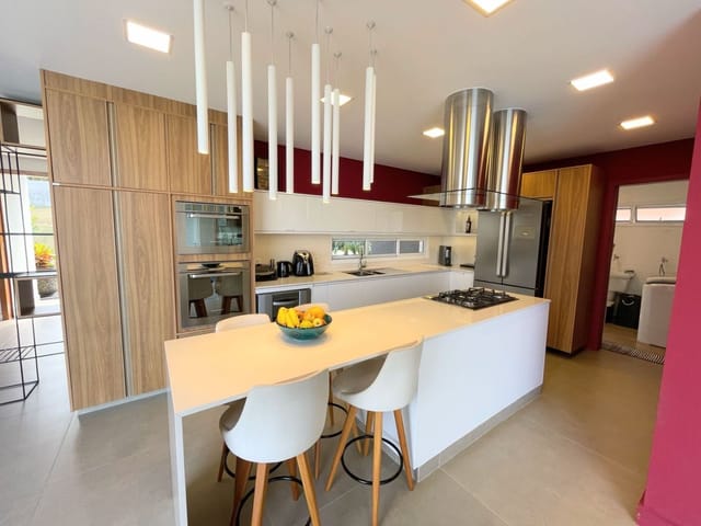 Casa com 511m² 4 quartos e 4 banheiros, à venda, no bairro Condomínio Residencial Alphaville em São José dos Campos
