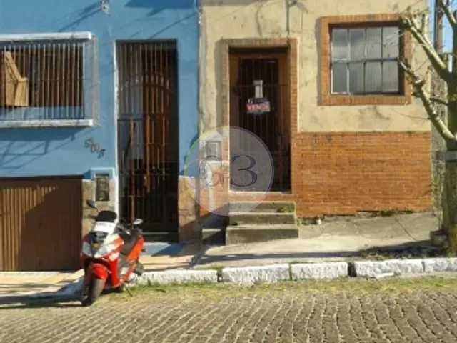 Casa 2 quartos e 1 banheiro, à venda, no bairro Centro em Pelotas