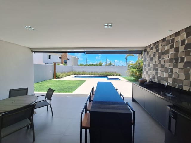 Casa com 450m² 4 quartos e 5 banheiros, à venda, no bairro Robalo em Aracaju