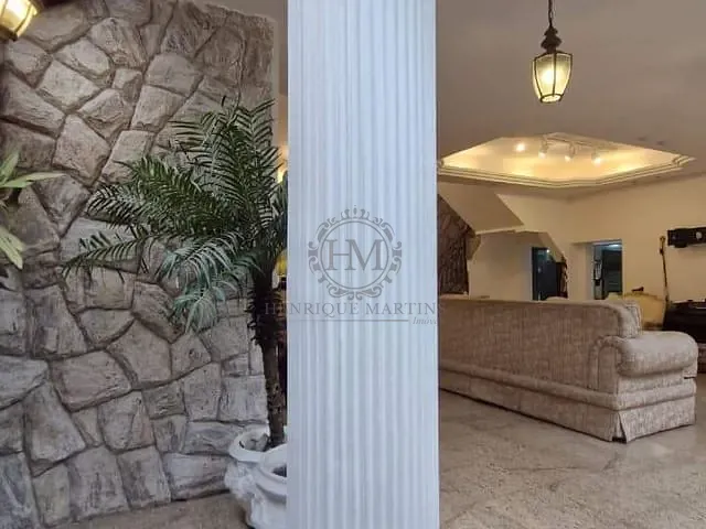 Casa com 220m² 4 quartos e 4 banheiros, para alugar, no bairro Copacabana em Rio de Janeiro