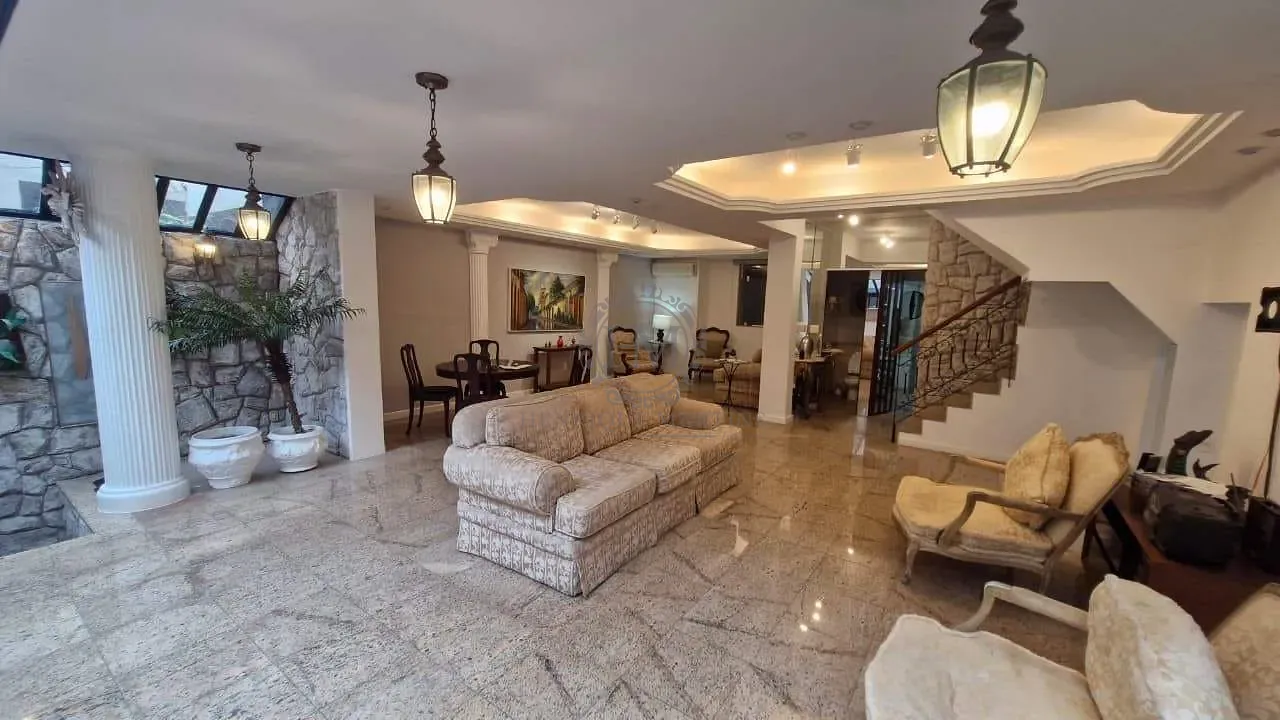Casa, 4 quartos, 160 m² - Foto 1