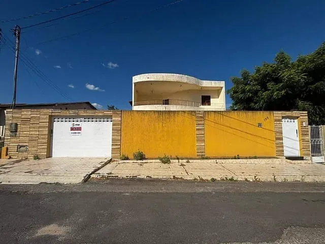 Casa 3 quartos e 3 banheiros, à venda, no bairro Fazenda CHESF em Paulo Afonso