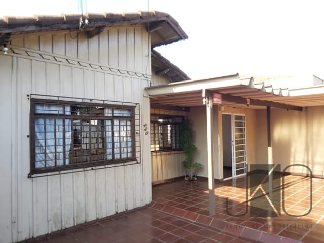 Casa 4 quartos e 2 banheiros, à venda, no bairro Jardim Shangri-lá B em Londrina