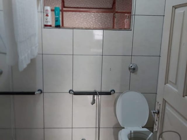 Casa 4 quartos e 2 banheiros, à venda, no bairro Jardim Shangri-lá B em Londrina