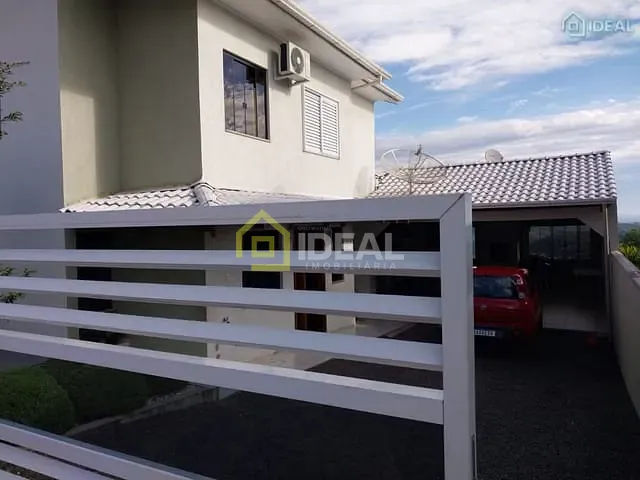 Casa 5 quartos e 3 banheiros, à venda, no bairro Petrópolis em Concórdia