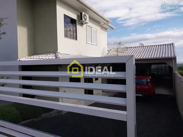 Casa 5 quartos e 3 banheiros, à venda, no bairro Petrópolis em Concórdia