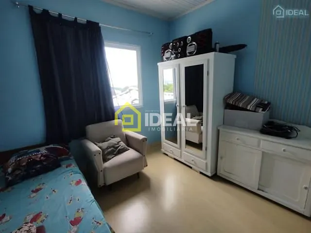 Casa 5 quartos e 3 banheiros, à venda, no bairro Petrópolis em Concórdia