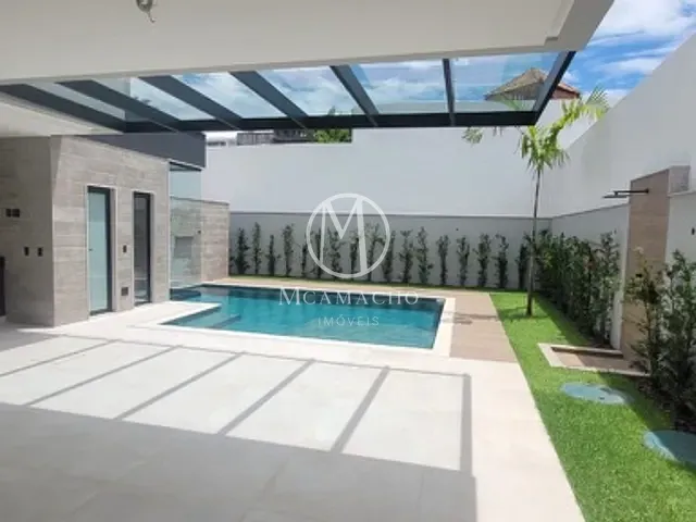 Casa com 400m² 4 quartos e 5 banheiros, à venda, no bairro Barra da Tijuca em Rio de Janeiro