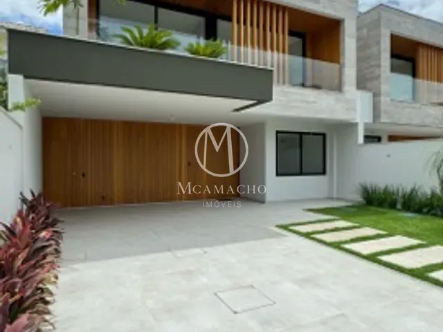 Casa com 400m² 4 quartos e 5 banheiros, à venda, no bairro Barra da Tijuca em Rio de Janeiro
