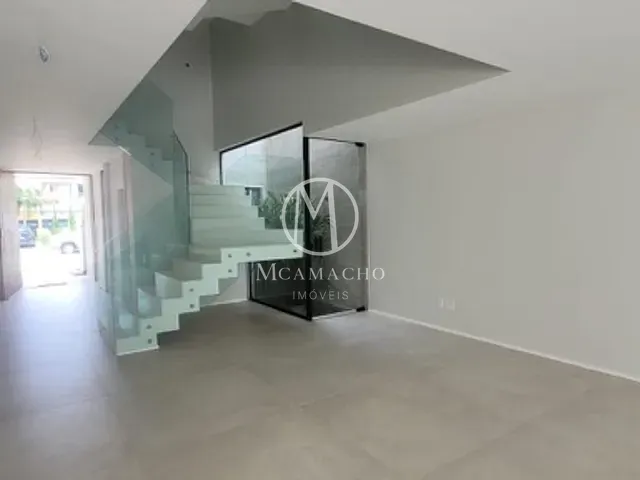 Casa com 400m² 4 quartos e 5 banheiros, à venda, no bairro Barra da Tijuca em Rio de Janeiro