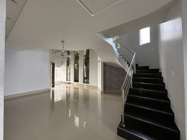 Casa 5 quartos e 7 banheiros, para alugar, no bairro Cidade Vera Cruz em Aparecida de Goiânia