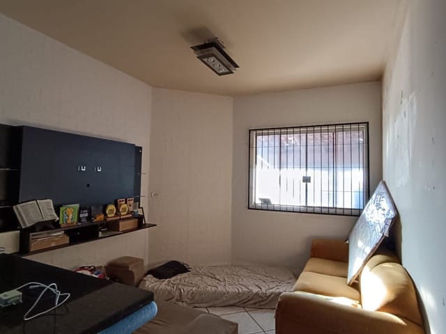 Casa com 126m² 2 quartos e 1 banheiro, à venda, no bairro Conjunto Habitacional Doutor José dos Santos Rocha em Cambé