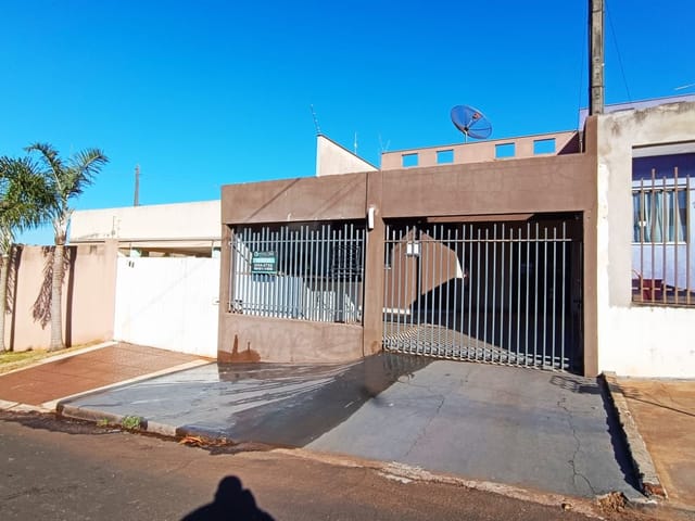 Casa com 126m² 2 quartos e 1 banheiro, à venda, no bairro Conjunto Habitacional Doutor José dos Santos Rocha em Cambé