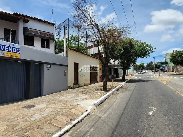 Casa com 112m² 4 quartos e 2 banheiros, à venda, no bairro Alto Maron em Vitória da Conquista