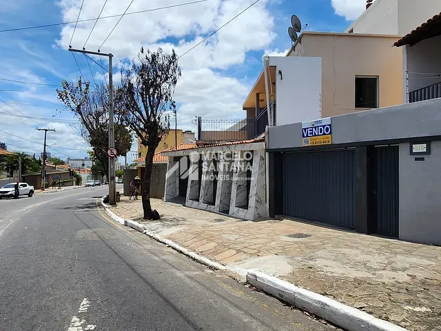 Casa com 112m² 4 quartos e 2 banheiros, à venda, no bairro Alto Maron em Vitória da Conquista