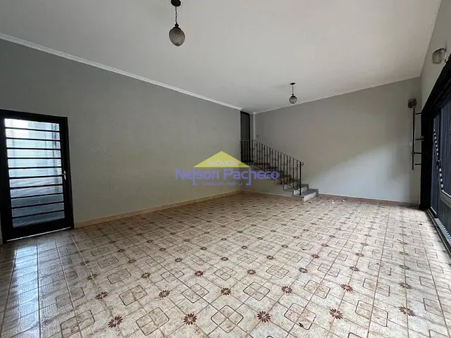 Casa com 223m² 3 quartos e 2 banheiros, à venda, no bairro Centro em Capivari