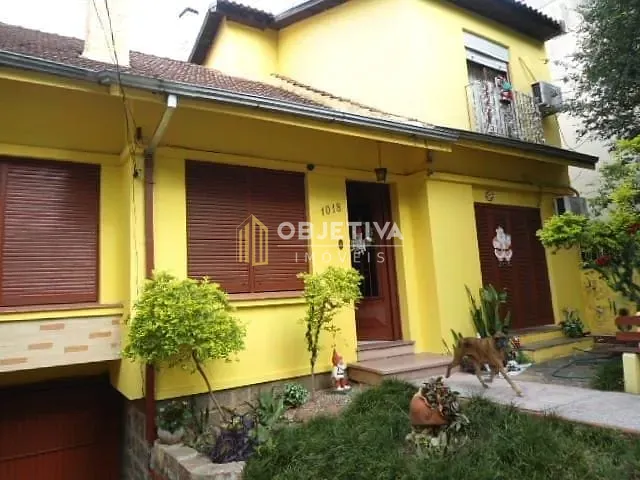 Casa com 300m² 4 quartos e 5 banheiros, à venda, no bairro São João em Porto Alegre