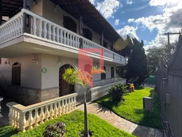 Casa com 780m² 5 quartos e 5 banheiros, à venda, no bairro Santa Branca em Belo Horizonte