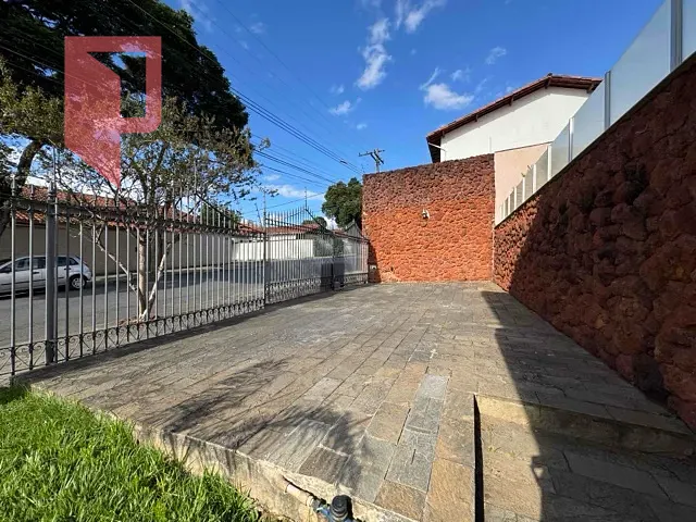 Casa com 780m² 5 quartos e 5 banheiros, à venda, no bairro Santa Branca em Belo Horizonte
