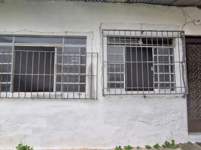 Casa 1 quarto e 1 banheiro, para alugar, no bairro Centro em Vassouras