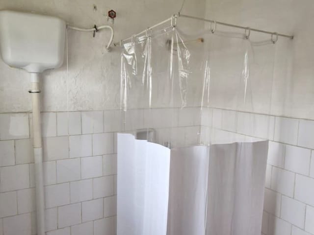 Casa 1 quarto e 1 banheiro, para alugar, no bairro Centro em Vassouras