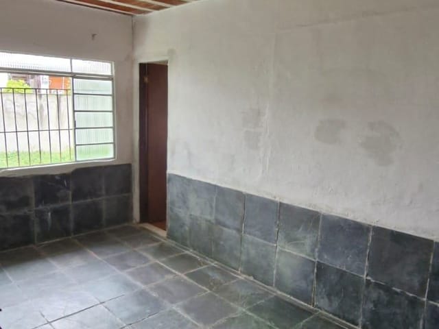 Casa 1 quarto e 1 banheiro, para alugar, no bairro Centro em Vassouras