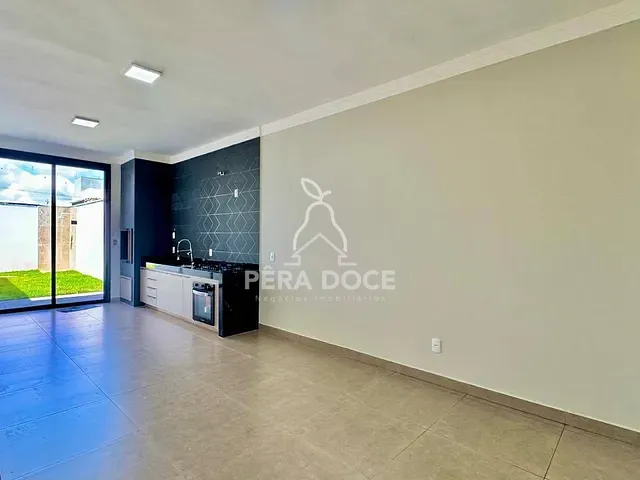 Casa 3 quartos e 4 banheiros, à venda, no bairro Conjunto Manoel Mendes em Uberaba
