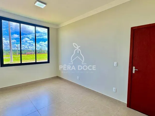 Casa 3 quartos e 4 banheiros, à venda, no bairro Conjunto Manoel Mendes em Uberaba