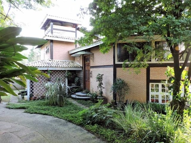 Casa com 1000m² 2 quartos e 4 banheiros, à venda, no bairro Chácara Moinho Velho em Carapicuíba