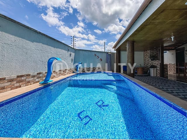 Casa com 212m² 4 quartos e 5 banheiros, à venda, no bairro Centro em Eusébio