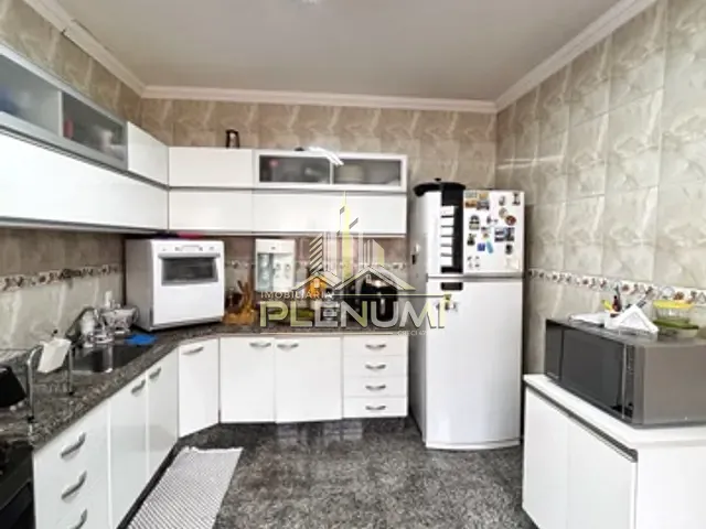 Casa com 352m² 3 quartos e 3 banheiros, à venda, no bairro Saúde em Rio Claro
