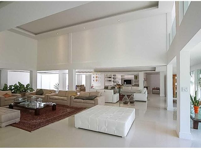Casa com 700m² 5 quartos e 6 banheiros, à venda, no bairro Barra da Tijuca em Rio de Janeiro