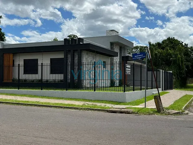 Casa com 211m² 3 quartos e 2 banheiros, à venda, no bairro Genuíno Sampaio em Campo Bom