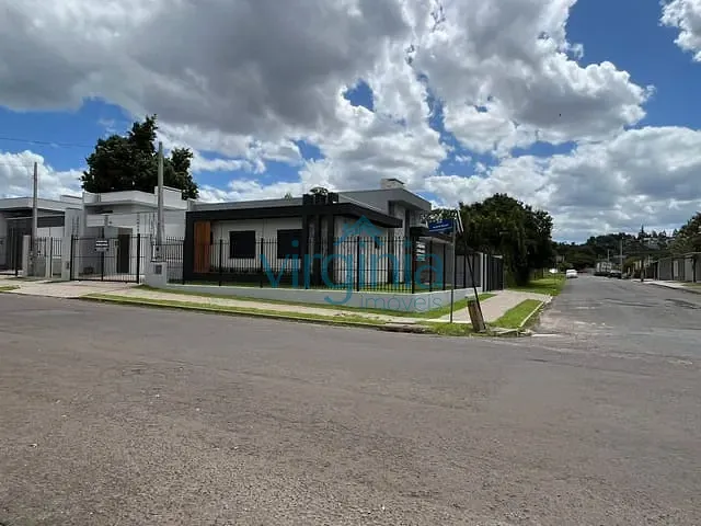 Casa com 211m² 3 quartos e 2 banheiros, à venda, no bairro Genuíno Sampaio em Campo Bom